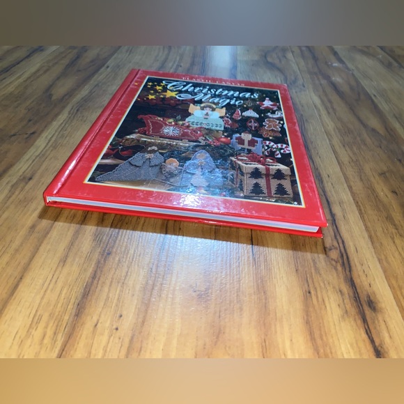 Christmas Magic Plastic Canvas Book The Needlecraft Shop - Picture 15 of 16